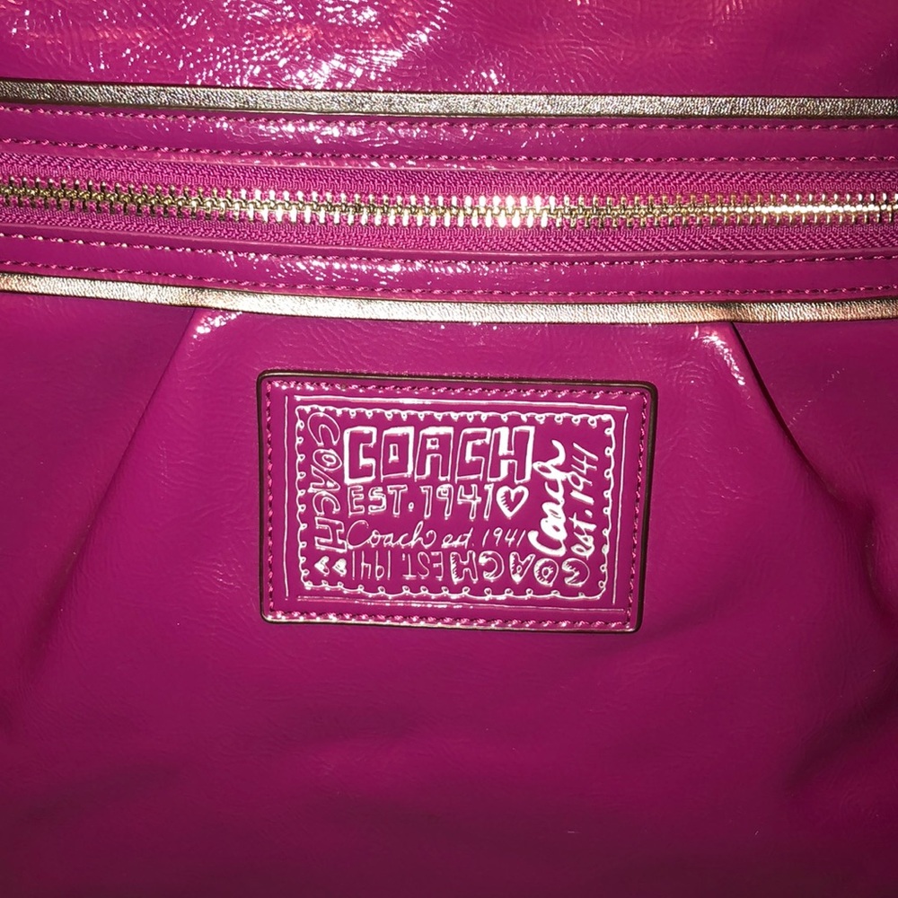 Brand new never used Coach patent leather purse!! - Picture 2 of 4